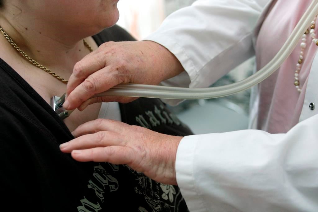 Ménopause sévère: l'hormonothérapie devrait être offerte plus souvent selon une étude