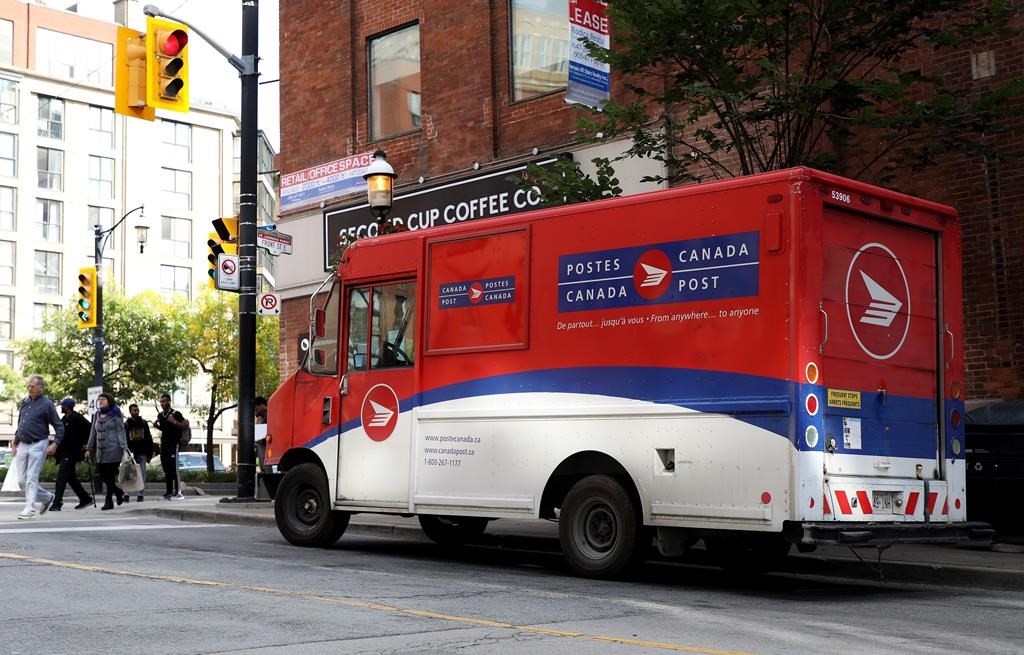 Les revenus de Postes Canada pour les colis affectés par la concurrence accrue