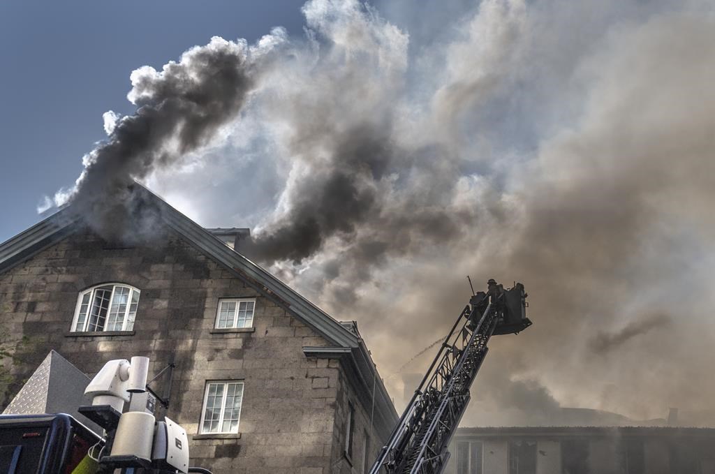L'incendie qui faisait rage depuis jeudi au monastère est maîtrisé depuis samedi
