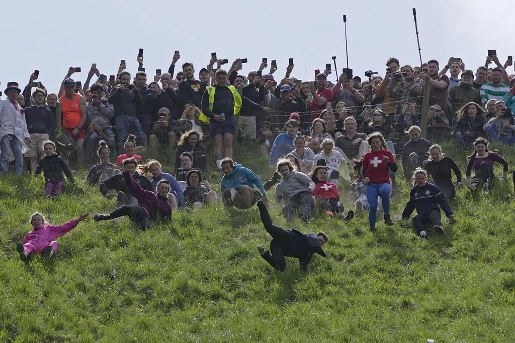 R-U: une Canadienne remporte la course des fromages