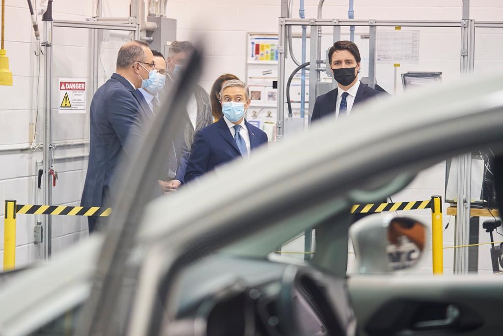 Stellantis cesse la construction de son usine de batteries à Windsor, blâmant Ottawa