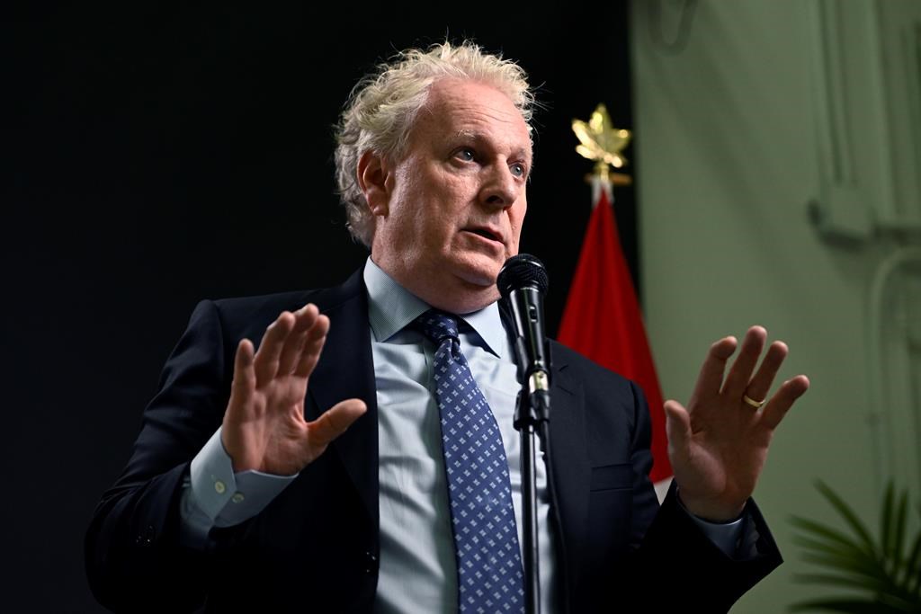 Jean Charest réclame 700 000 $ supplémentaires au gouvernement du Québec