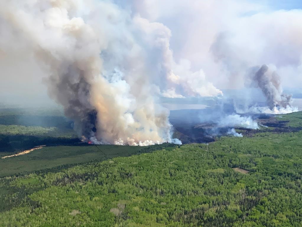 La chaleur intense sème l'inquiétude concernant les feux de forêt en Alberta