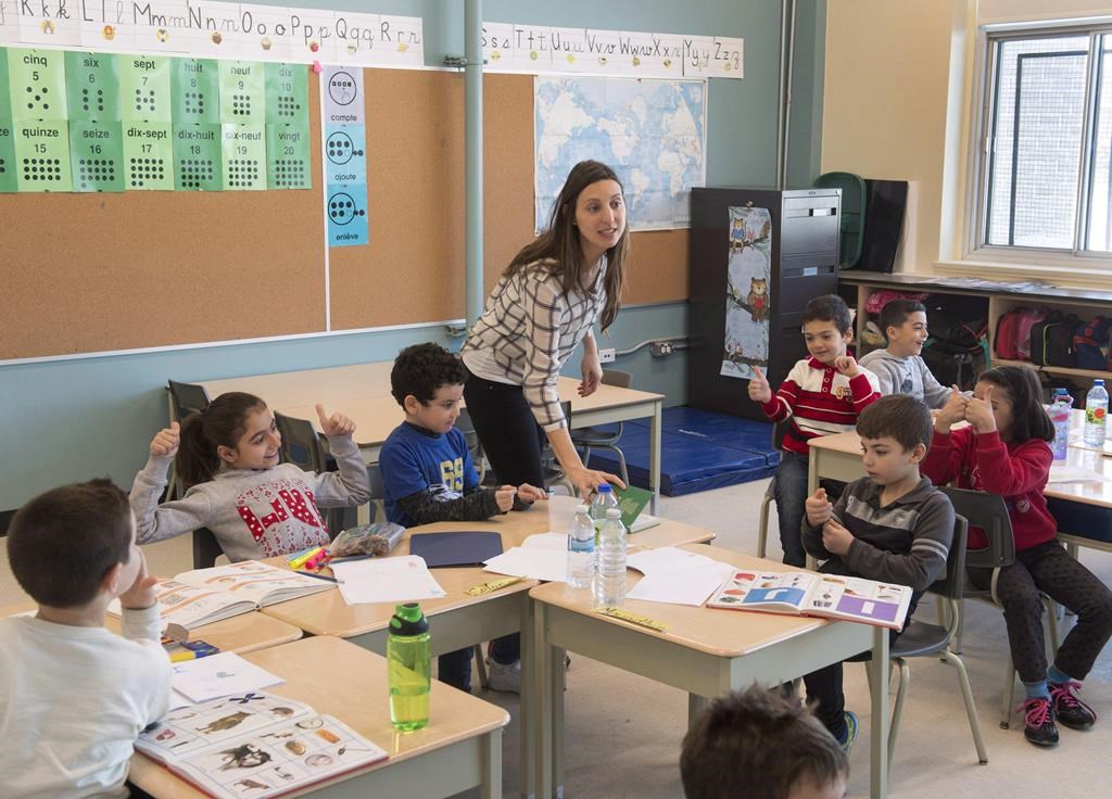 Les enseignants veulent plus de français et moins de cellulaires