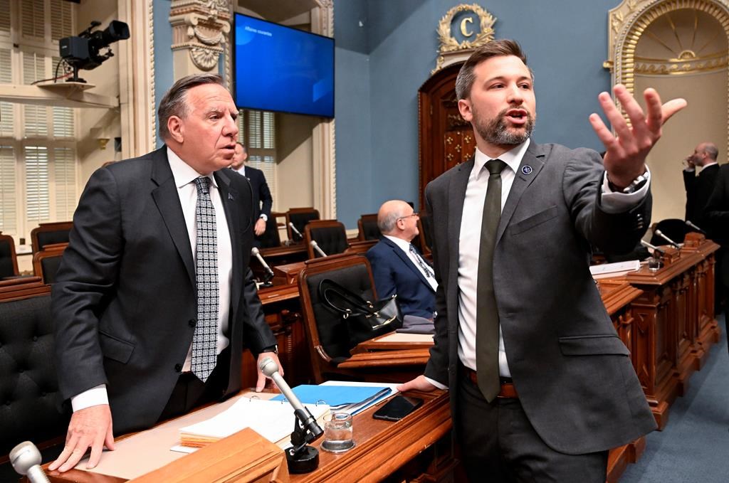 Gabriel Nadeau-Dubois se présente à l'UMQ comme le porteur des dossiers municipaux