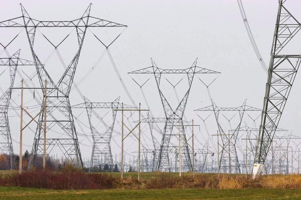 Les particules de la fumée des feux de forêt perturbent le transport d'électricité