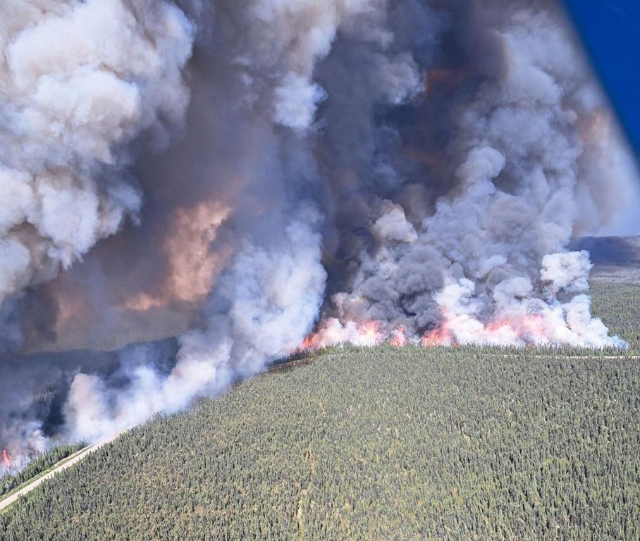 La situation des incendies s'améliore au Canada, mais les risques demeurent