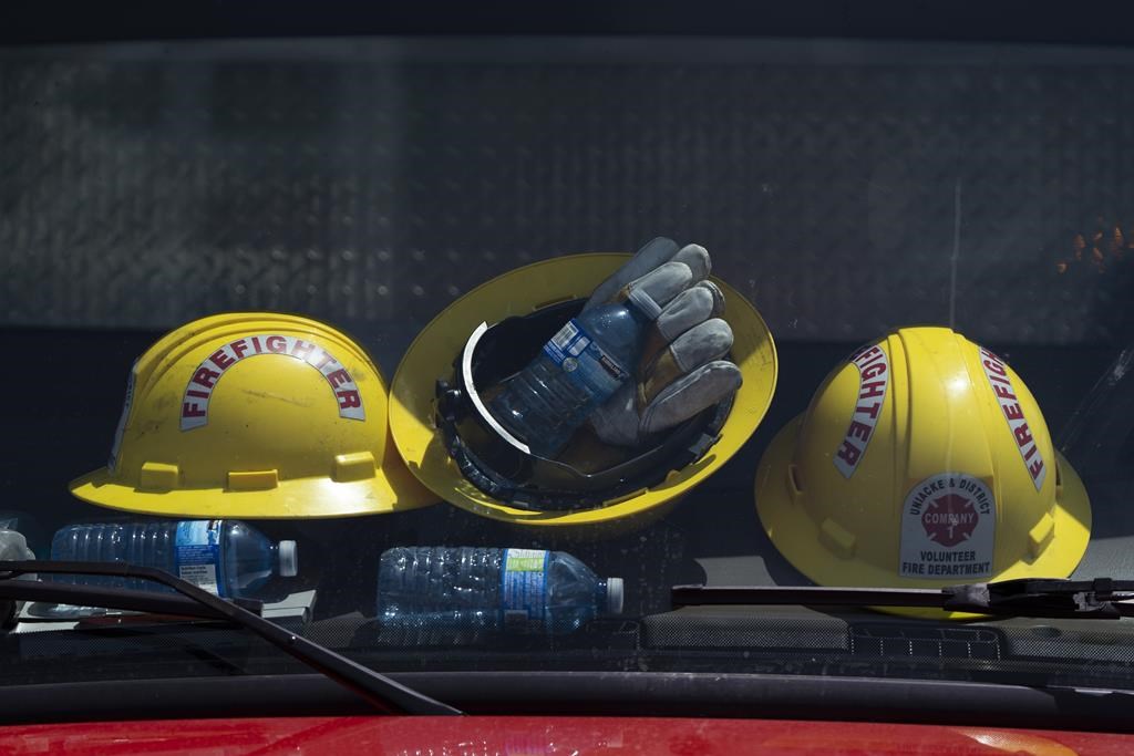 La pluie devrait aider les pompiers à lutter contre les feux de forêt près d'Halifax