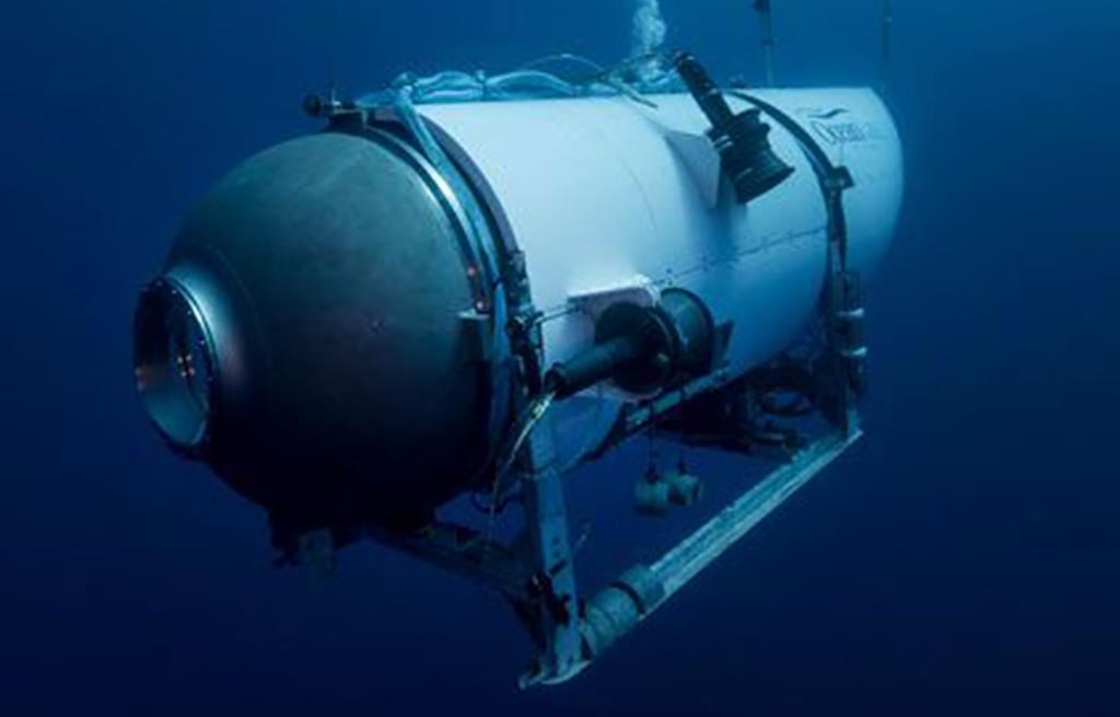Les recherches s'intensifient jeudi pour retrouver le petit sous-marin