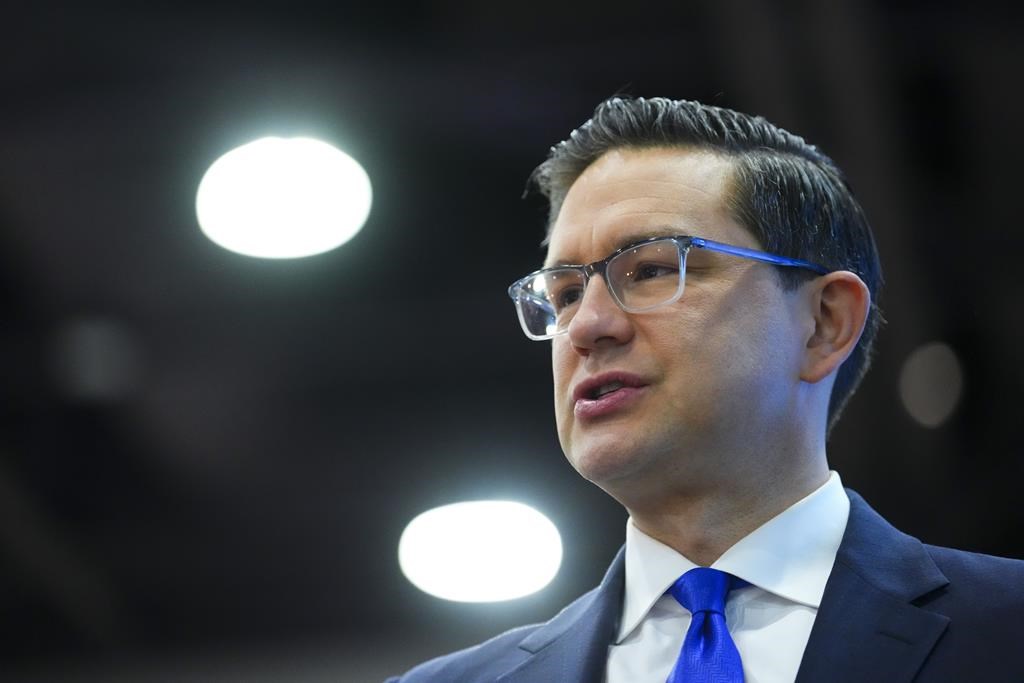 Poilievre salue le mois de la Fierté, mais reste muet sur sa présence à des défilés