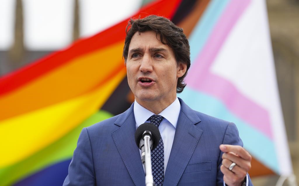 Le drapeau de la fierté à Ottawa flotte pour tous les enfants, note Justin Trudeau