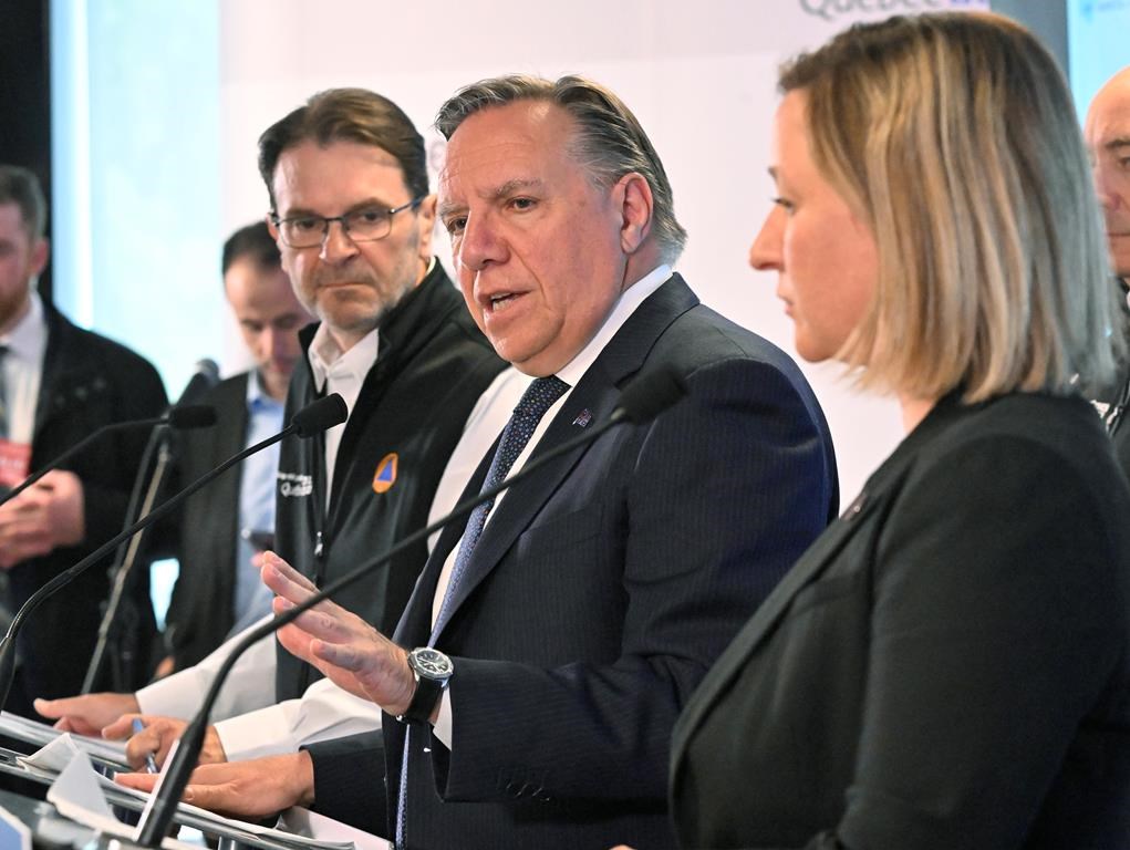 «On va être obligé de laisser brûler Clova», dit François Legault