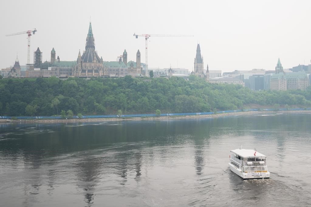 Incendies de forêt: la piètre qualité de l'air à Ottawa préoccupe des élus fédéraux
