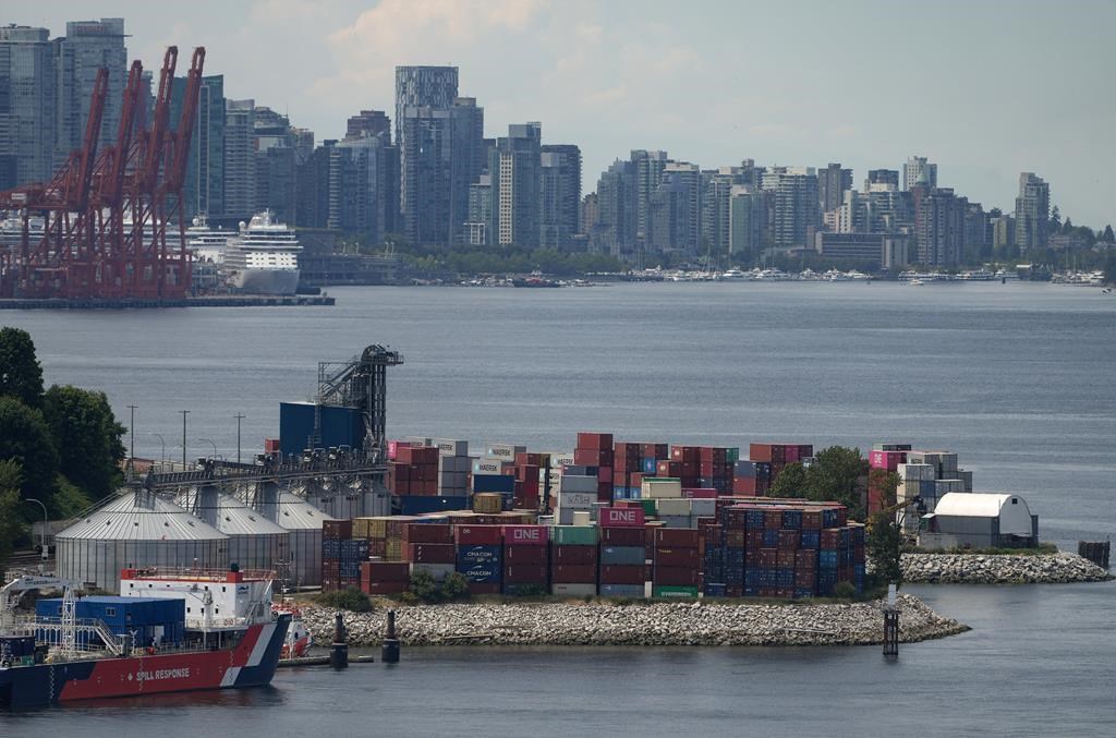 Les parties dans le conflit aux ports de la C.B. analysent l'offre du médiateur