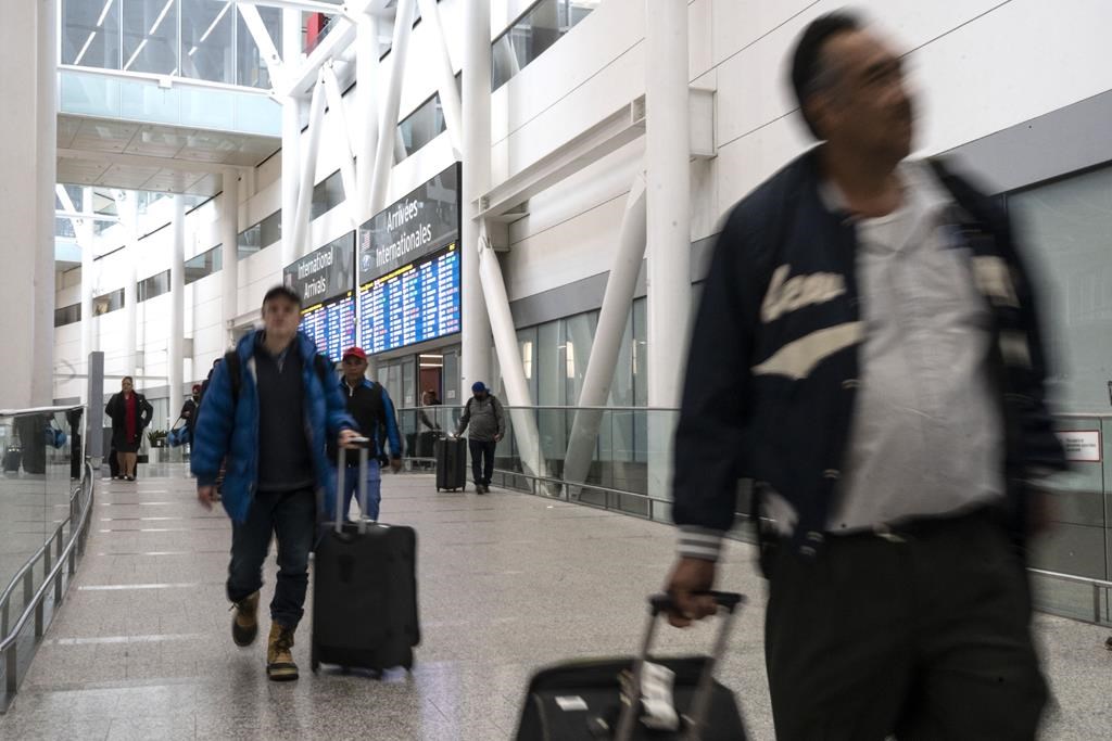 Les problèmes de l'aéroport Pearson en grande partie résolus grâce à l'embauche
