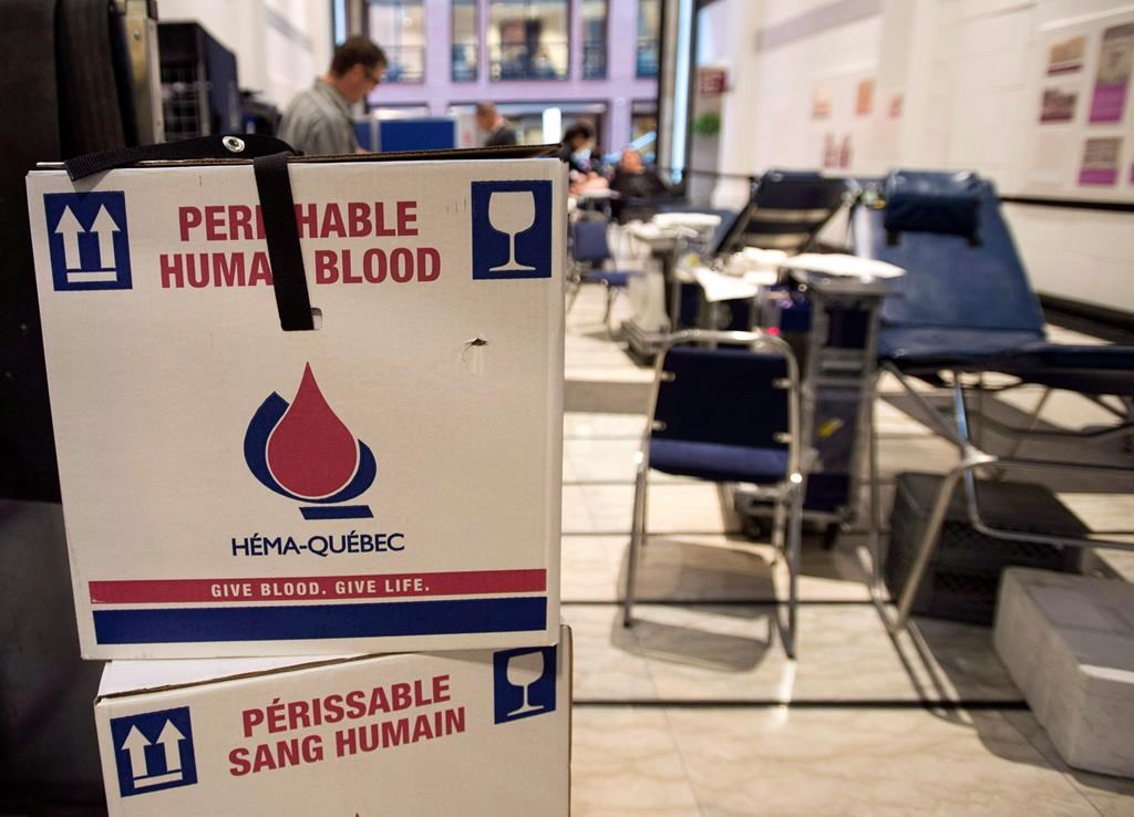 Le personne infirmier d'Héma-Québec signe avec réticence après quatre ans d'attente
