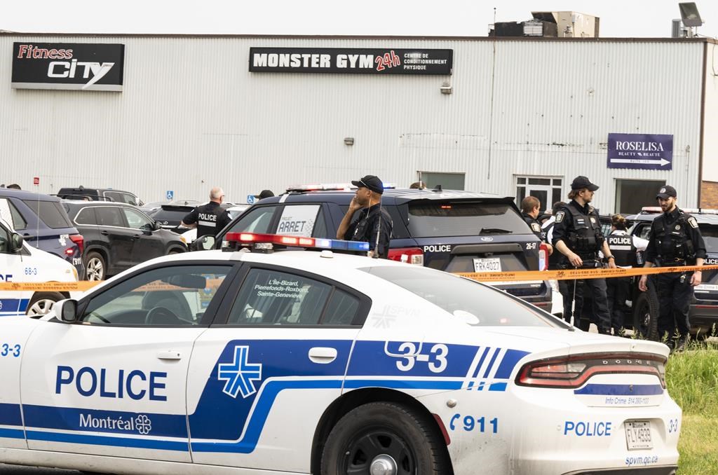 Montréal: un homme armé a circulé au centre-ville avant d'être maîtrisé et arrêté