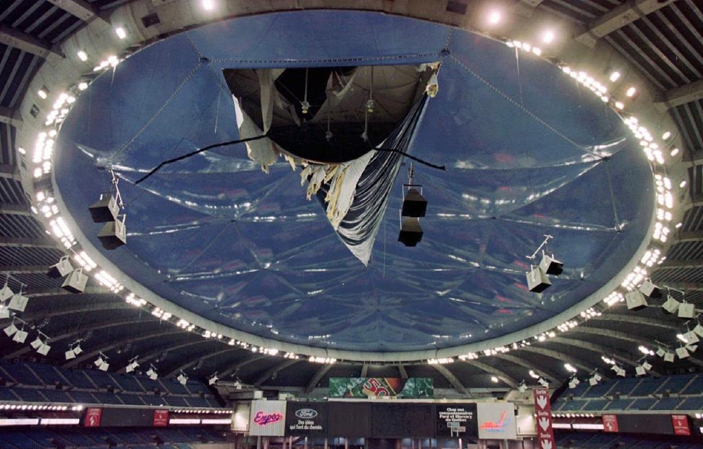 Stade olympique: il faut maintenant remplacer le toit et l'anneau technique aussi