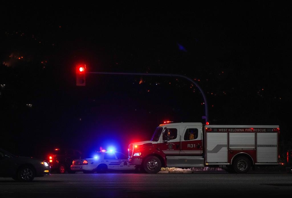 En plein cœur d'une saison record d'incendies, la santé mentale des pompiers éprouvée