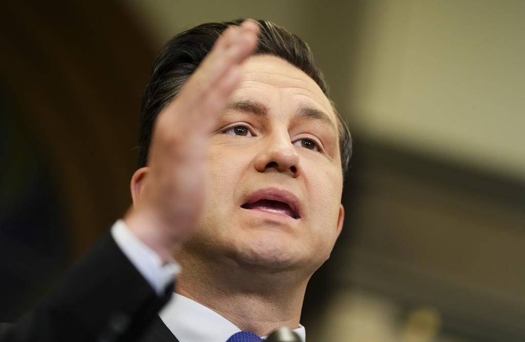 Résidence officielle: Poilievre accuse Trudeau de vivre dans l'oppulence