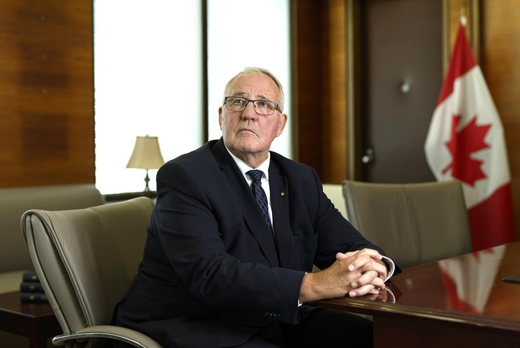 Le nouveau ministre de la Défense est loin de faire l'unanimité