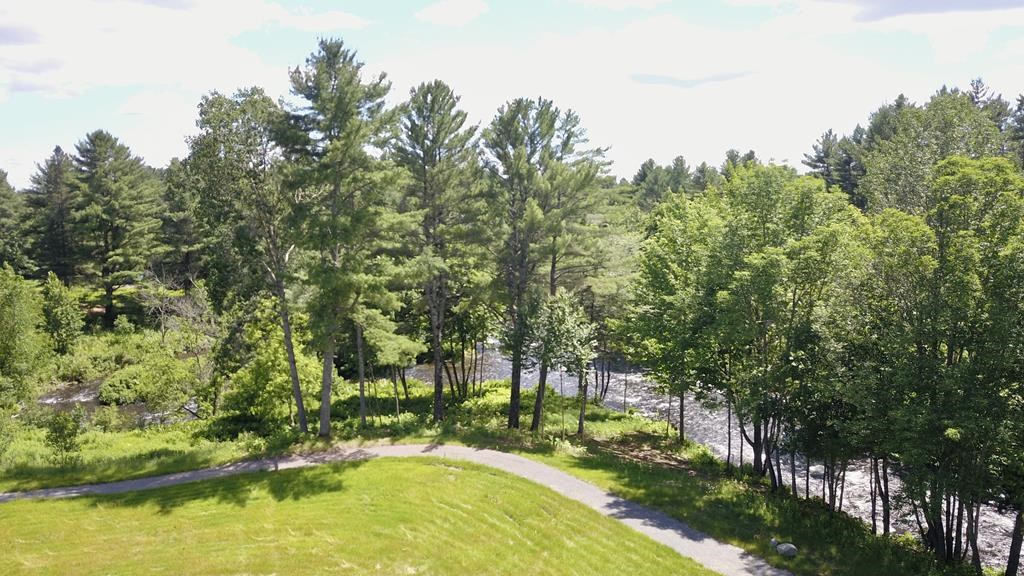 Un terrain de golf devenu un cimetière écoforestier dans les Laurentides