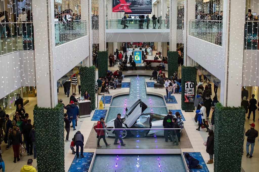 Le West Edmonton Mall a été placé en confinement en raison de coups de feu