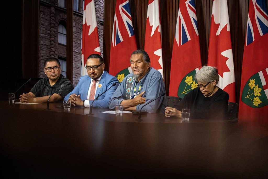 Des Premières Nations du «Cercle de feu» veulent rencontrer Doug Ford