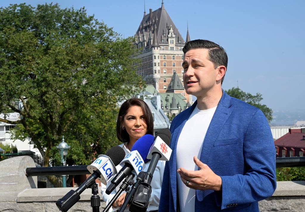 Poilievre: un gouvernement conservateur ne financerait aucun dépassement de coûts