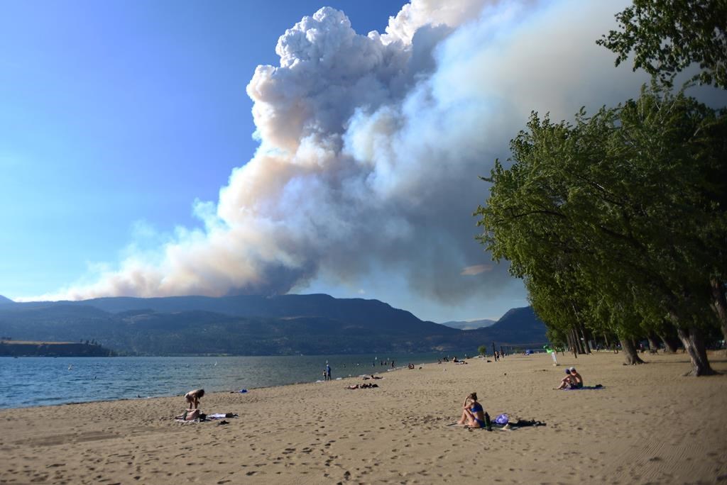 Deux des trois incendies importants dans l'Okanagan sont maîtrisés