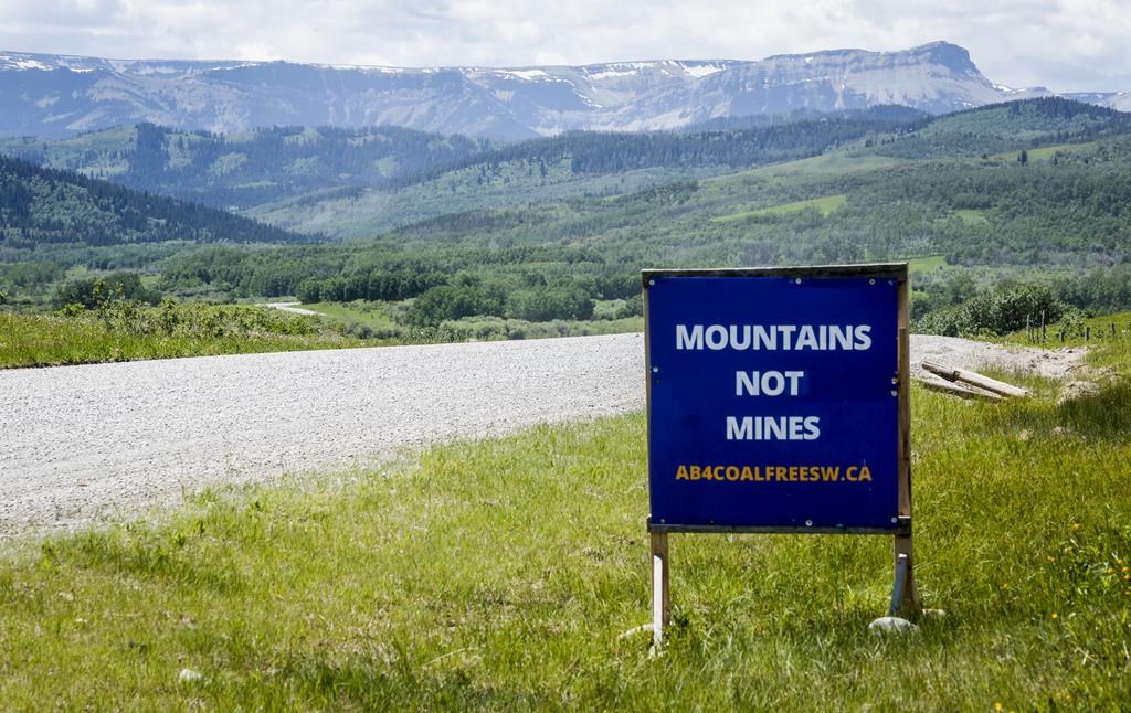 Le NPD de l’Alberta veut faire annuler une demande d’exploration de mines de charbon