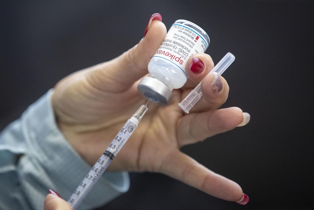 Des médecins recommandent un rappel du vaccin contre la COVID-19 cet automne