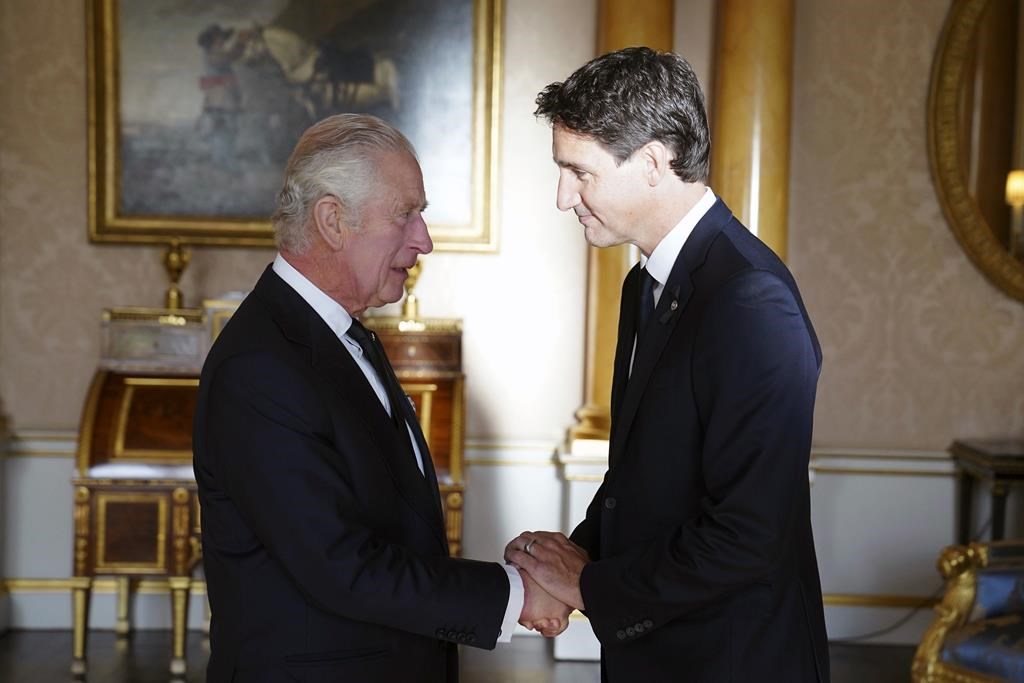 Les Canadiens sont plus nombreux à vouloir reconsidérer leurs liens avec la monarchie