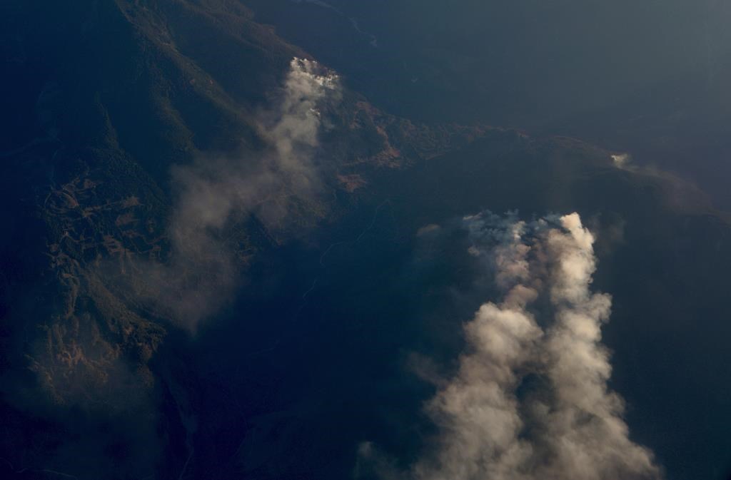 Incendies: levée de certains ordres d’évacuation dans la région de Shuswap, en C.-B.