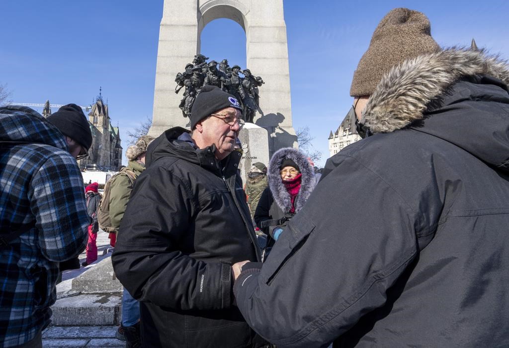 Hillier de retour au tribunal pour demander un changement de lieu pour son procès