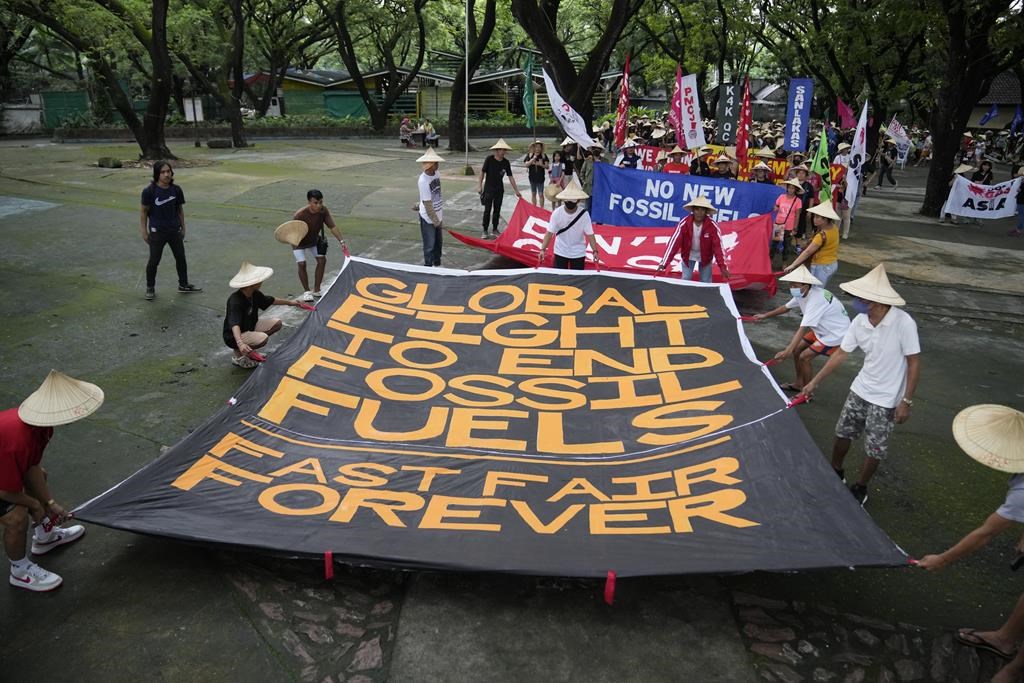 Des manifestants pour le climat appellent à la fin des combustibles fossiles