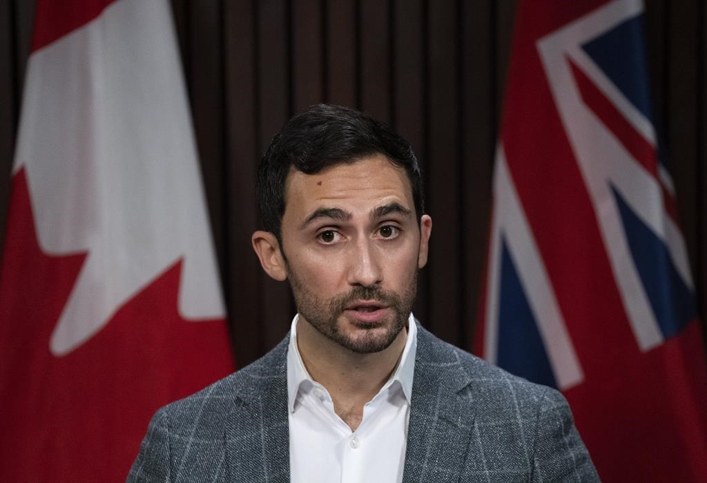 Les enseignants du secondaire en Ontario votent pour éviter la grève