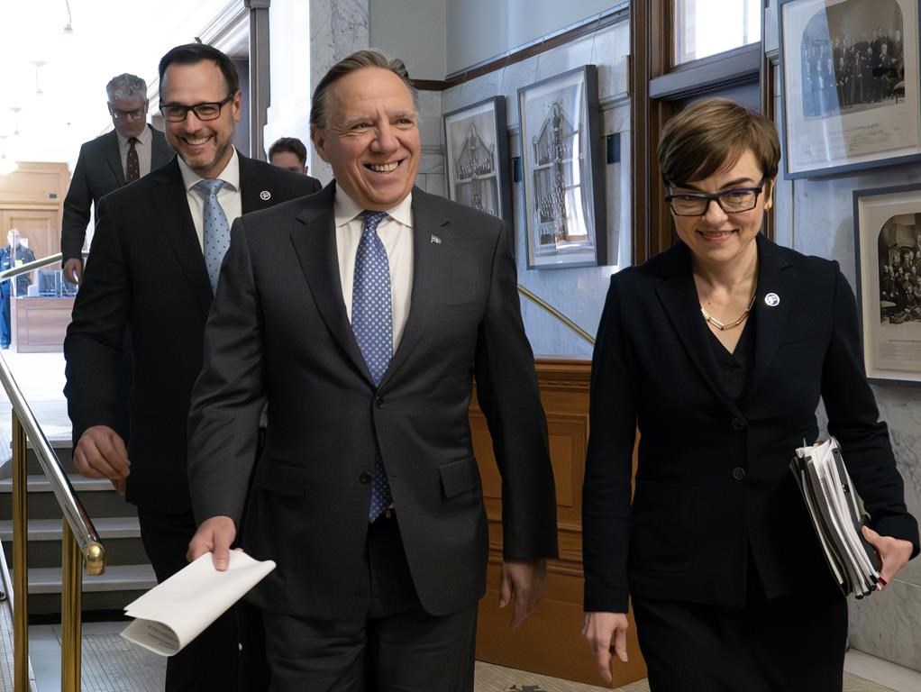 Consultation sur l'immigration: le PLQ et le PQ exigent un portrait d'ensemble