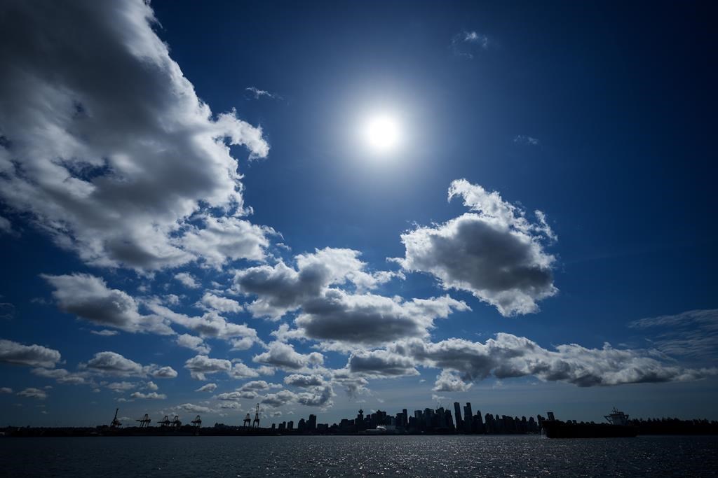Éclipse solaire partielle ce matin: le port de lunettes adéquates recommandé