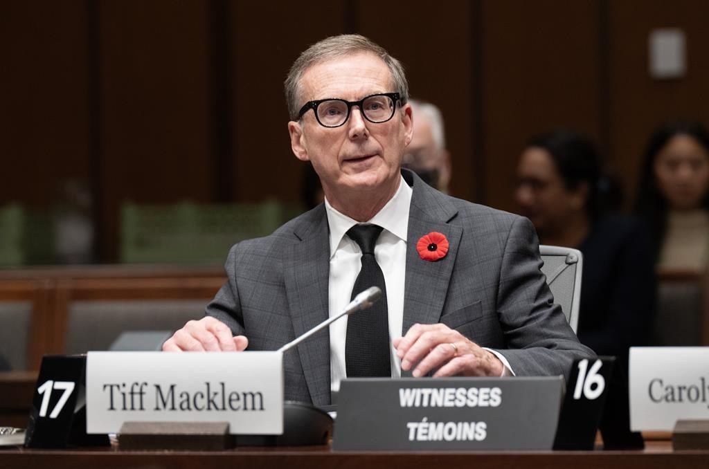 La politique budgétaire n'aide pas l'inflation, selon Macklem, de la Banque du Canada