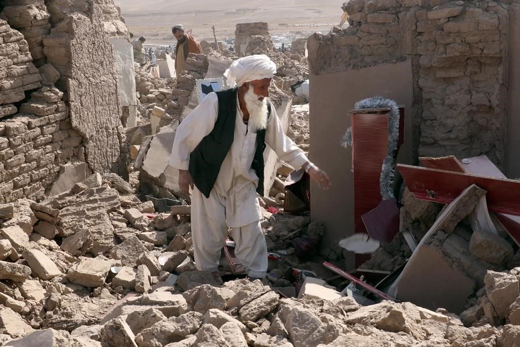 Le Canada surveille l'Afghanistan après un séisme qui aurait fait plus de 2000 morts