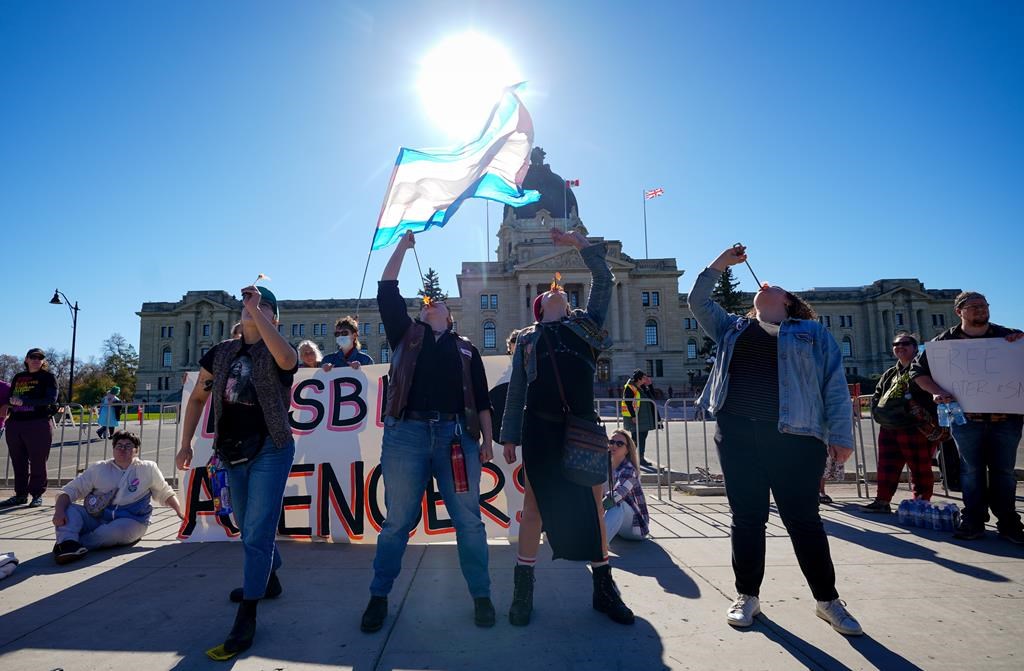La Saskatchewan adopte sa loi sur les jeunes trans de moins de 16 ans à l'école