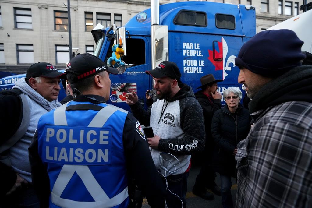 Le policier qui a interagi avec Chris Barber revient à la barre au procès du «Convoi»