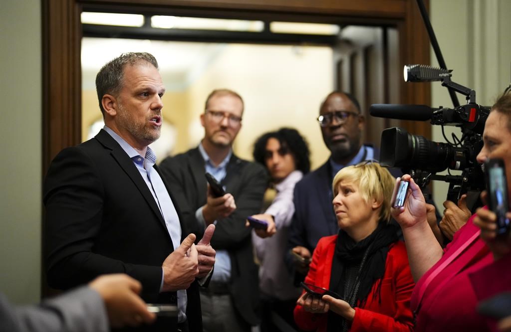 Transferts en santé: Mark Holland appelle à une entente avec Québec «bientôt»