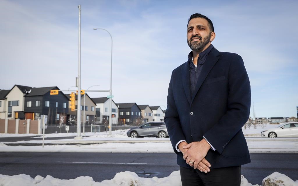 Un député fédéral d'Alberta accuse la première ministre Danielle Smith de mentir