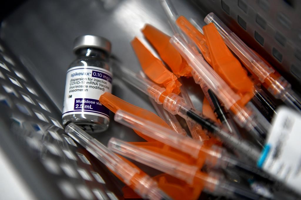 La vaccination automnale contre la COVID-19 et la grippe s'amorce lundi en Ontario