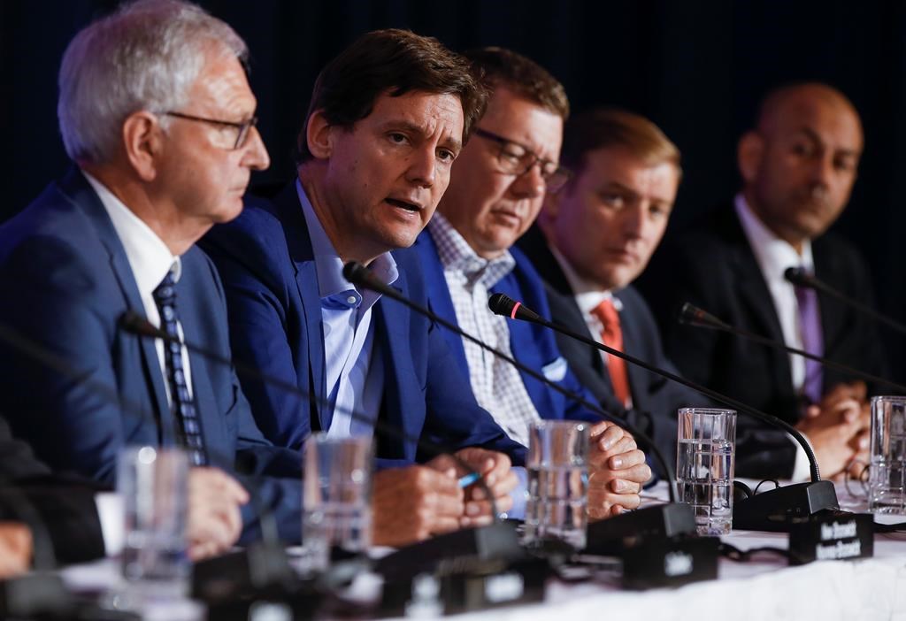 Les premiers ministres veulent parler de la santé et de la taxe sur le carbone