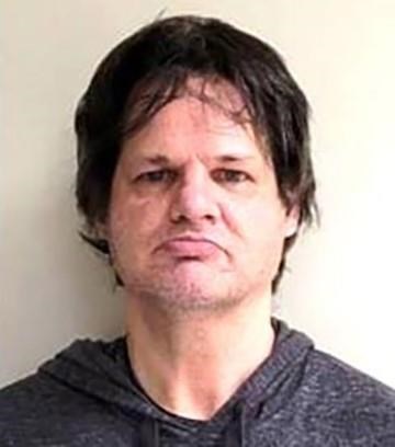Le délinquant Randall Hopley a arraché son bracelet de surveillance, selon la police