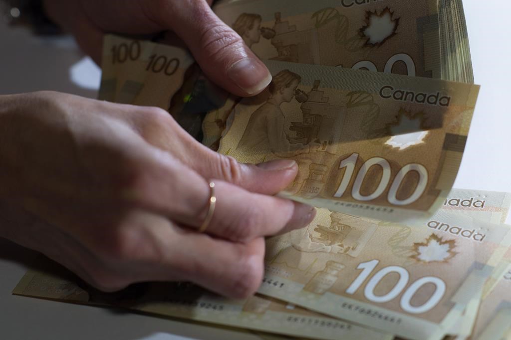 Le revenu moyen du 1 % au Canada a bondi de 9,4 % en 2021, selon Statistique Canada