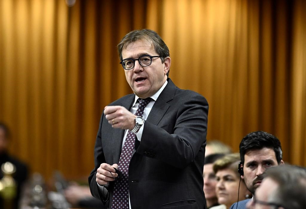 Ottawa demeure flexible sur sa règlementation encadrant les centrales électriques